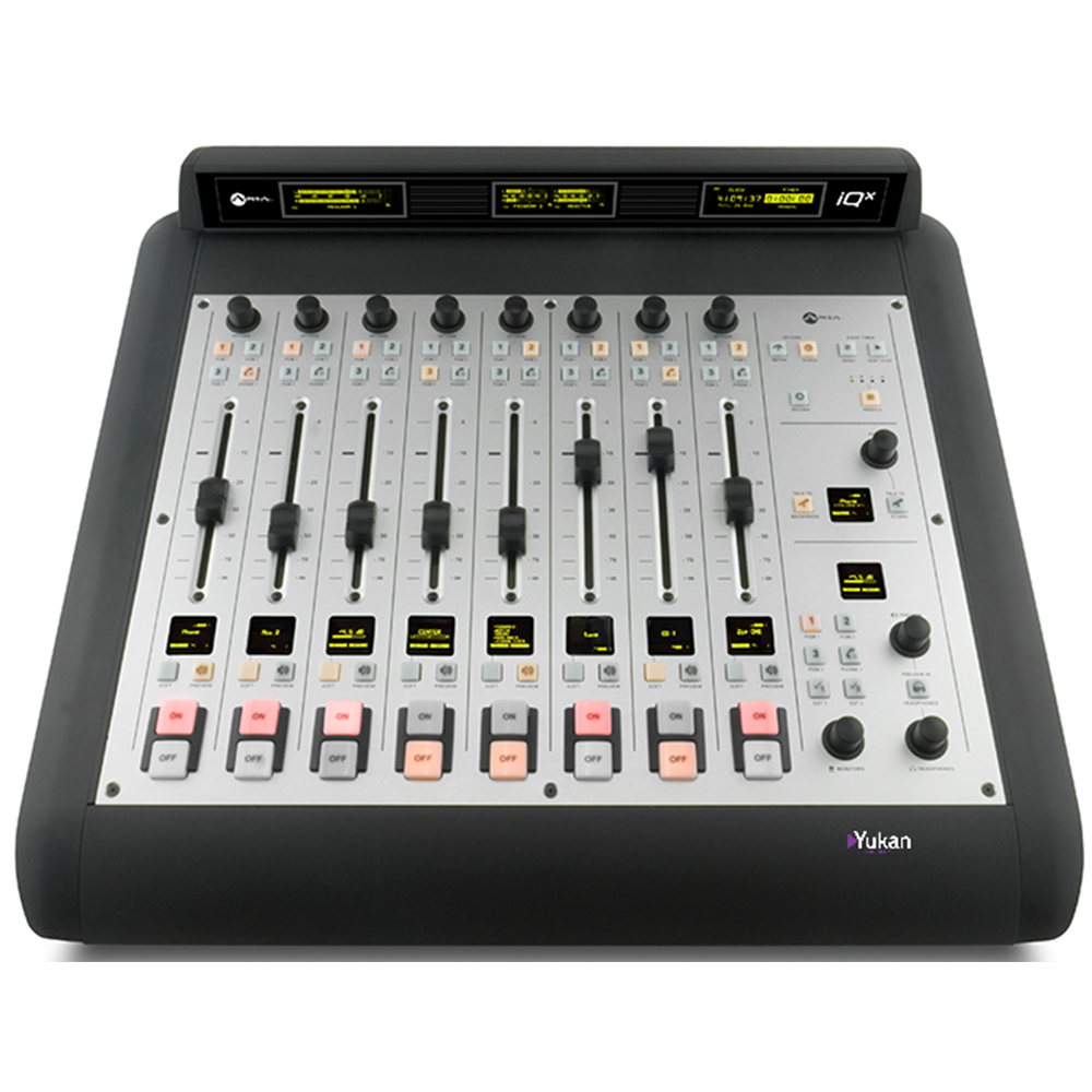 Opérateur Contrôle La Console De Mixage Audio Numérique Image